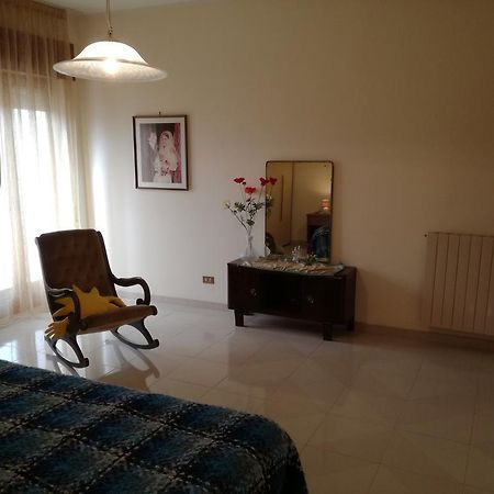 Appartamento In Villa Virginia Fino A 10 Ospiti Mondragone Exterior foto