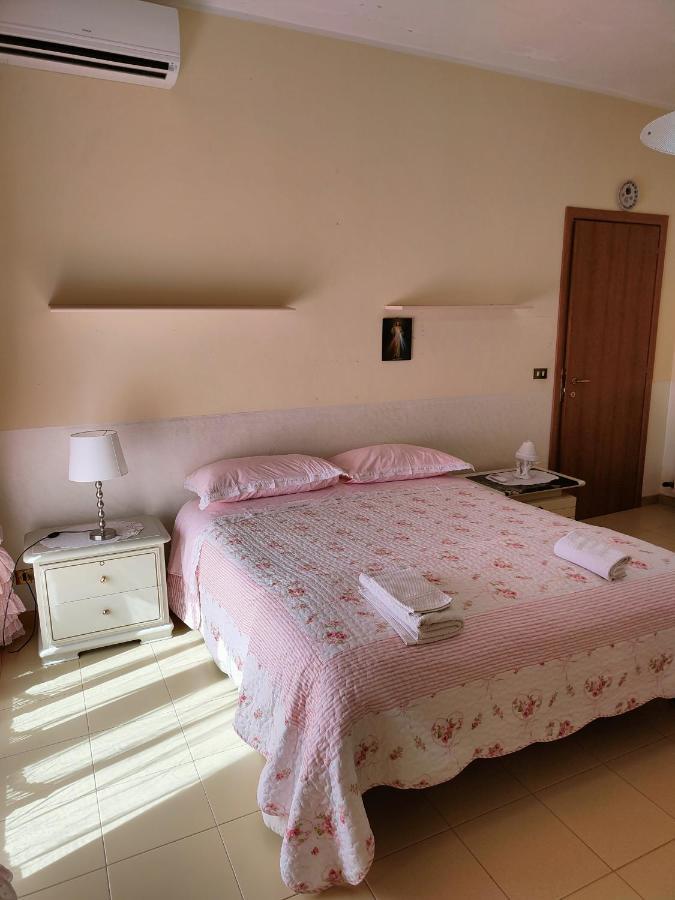 Appartamento In Villa Virginia Fino A 10 Ospiti Mondragone Exterior foto