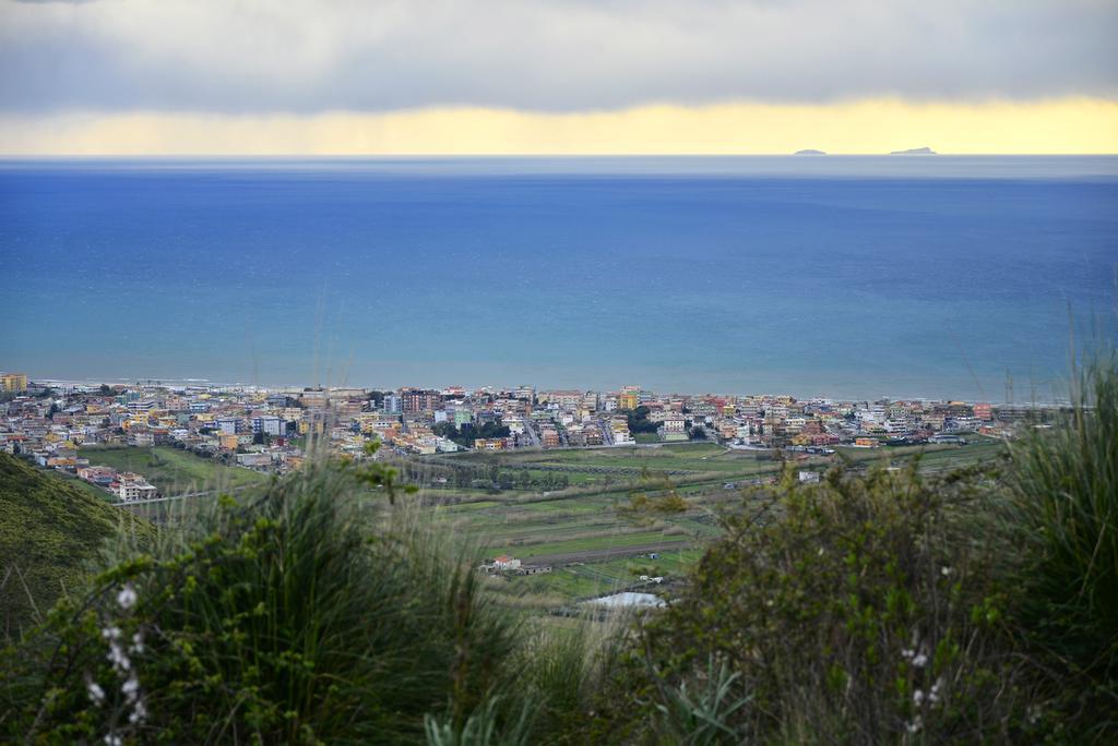 Appartamento In Villa Virginia Fino A 10 Ospiti Mondragone Exterior foto