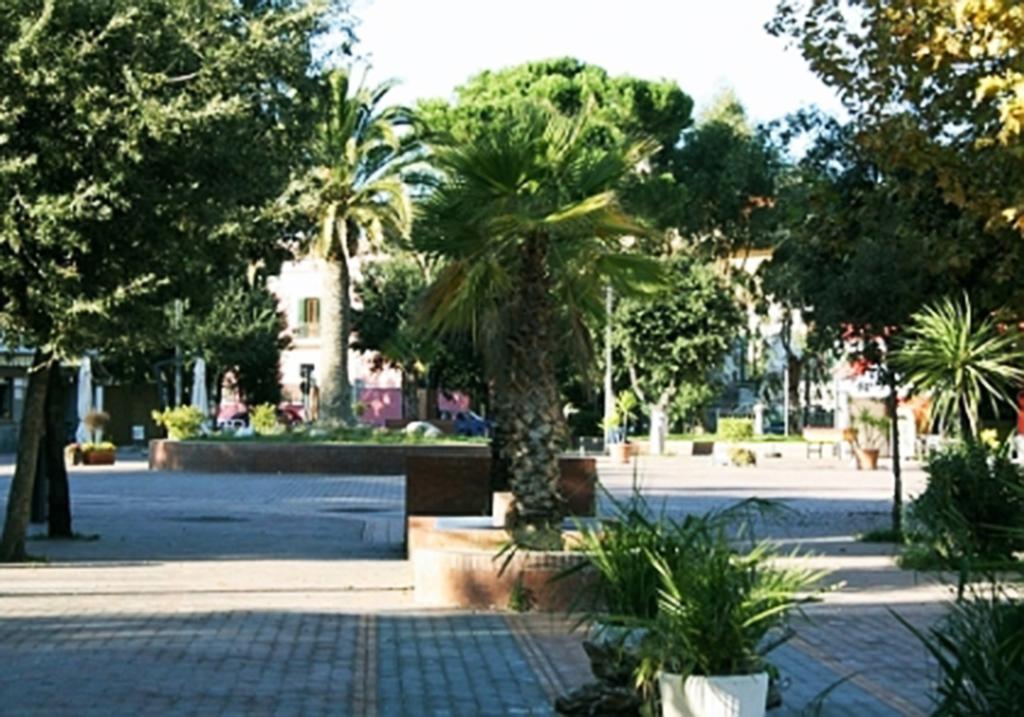 Appartamento In Villa Virginia Fino A 10 Ospiti Mondragone Exterior foto