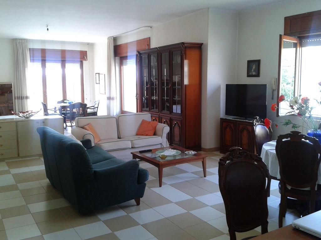 Appartamento In Villa Virginia Fino A 10 Ospiti Mondragone Exterior foto